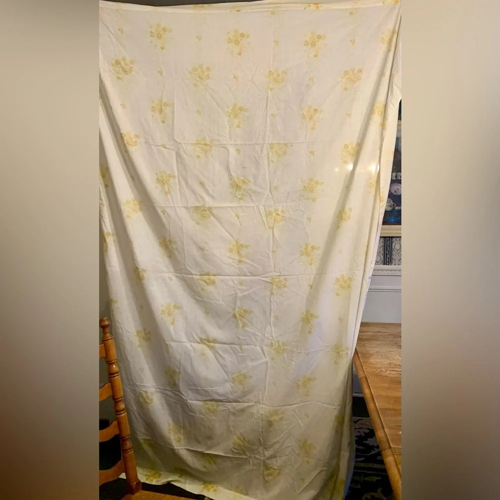 vintage MCM flat Twin Sheet Cottage Core Floral Yellow Gold Daisies Muslin Belk